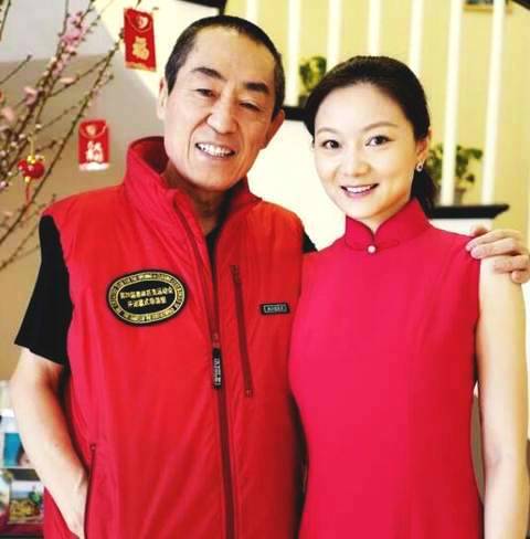 张艺谋15岁次子近照曝光 阳光帅气笑容灿烂