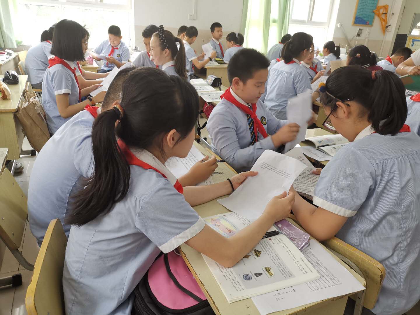 点击图片进入下一页 \