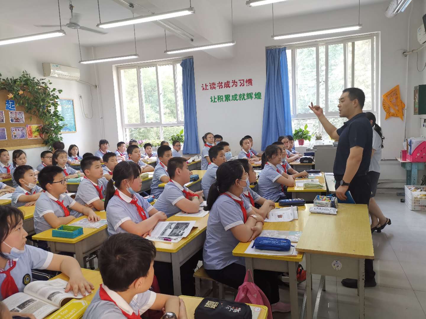 点击图片进入下一页 \